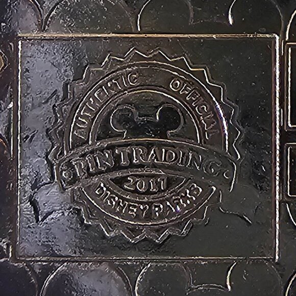 DISNEY Pin Trading ~ Disney Starter Set ~ Stitch ~ 2017 - Picture 8 of 11